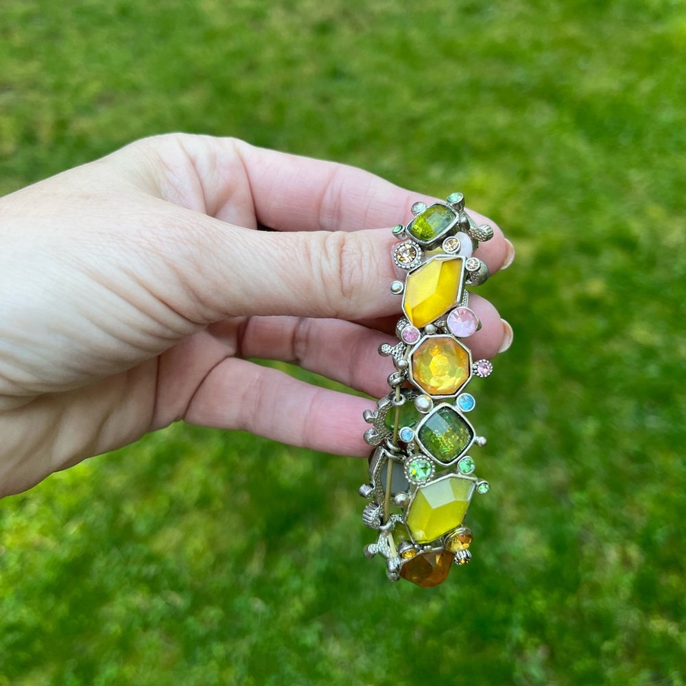Pretty and colorful stretch bracelet